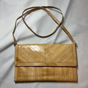Vintage Victory Neutral Tan Eel Skin Leather Crossbody Clutch | Korea